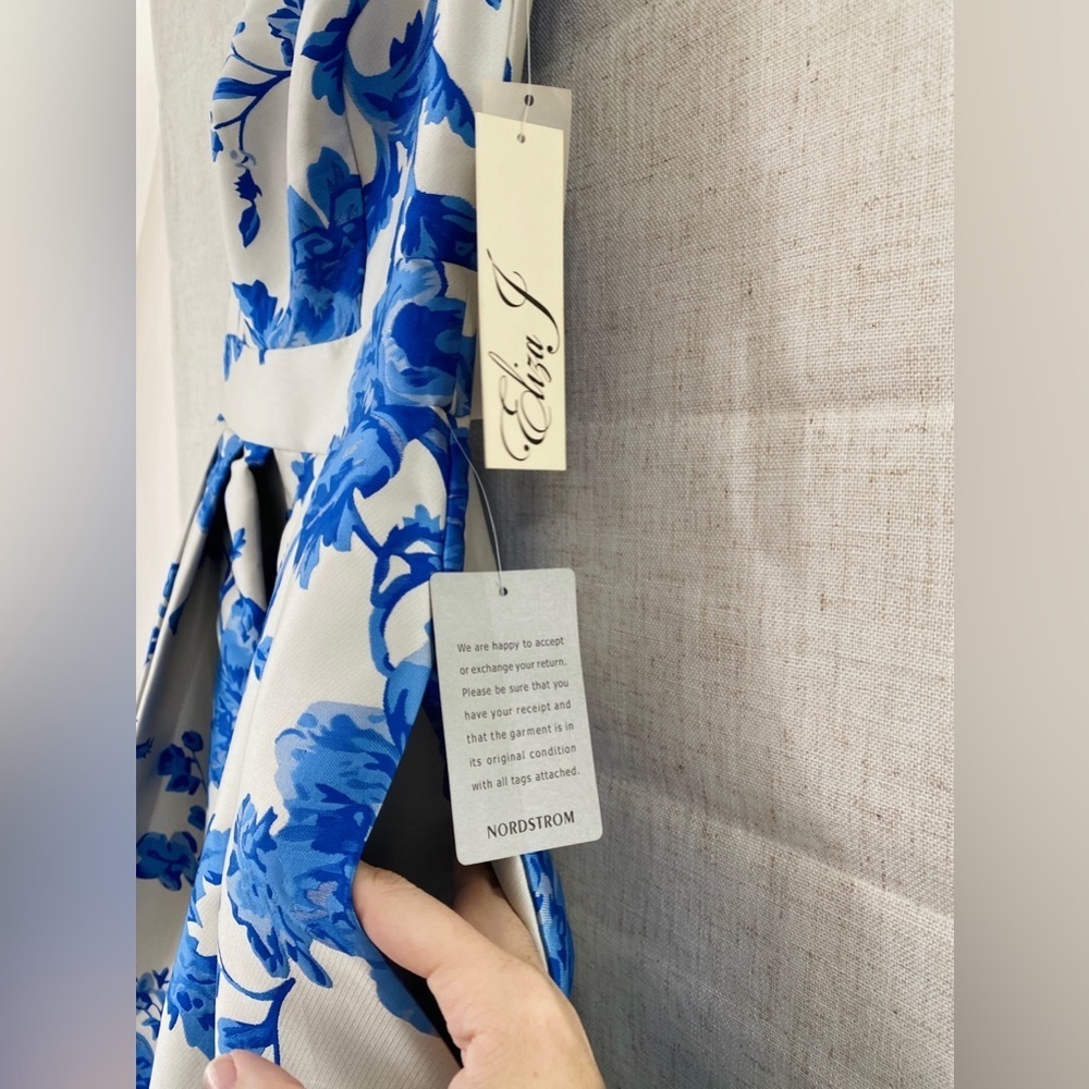 NWT Eliza J Jacquard Creamy White and Blue Floral Pleated Gown, Size 2 - Picture 7 of 16